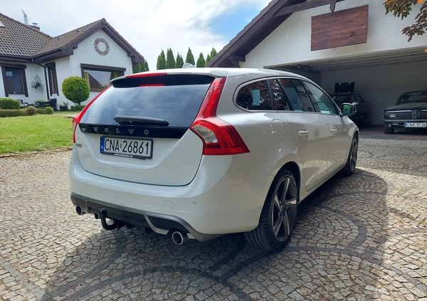 Volvo V60 cena 42400 przebieg: 149000, rok produkcji 2013 z Sejny małe 596